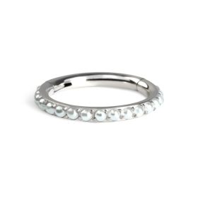 Titán karika kifelé néző gyöngyökkel (ezüst szín)